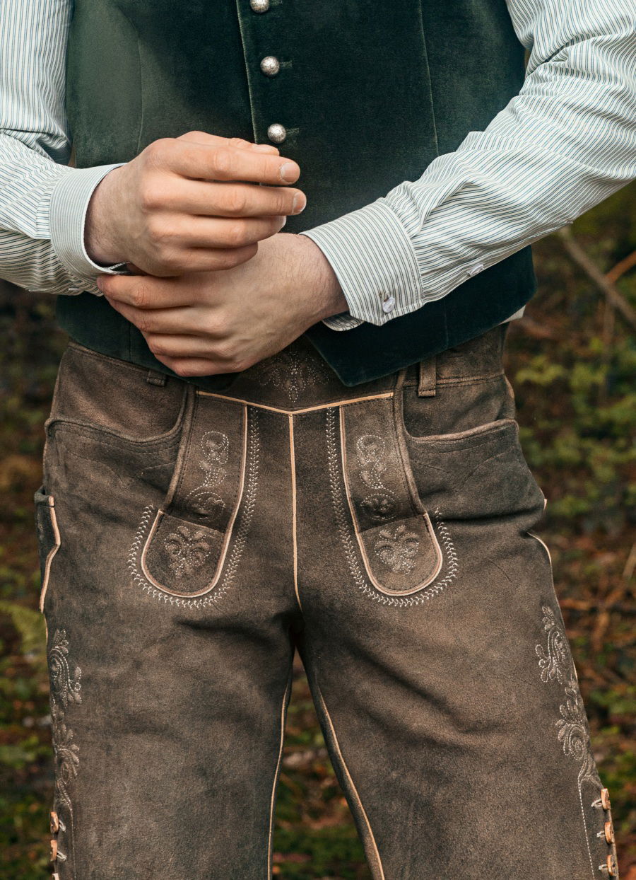 Offers Lederhose mit traditioneller Stickerei und Gürtel , braun 52